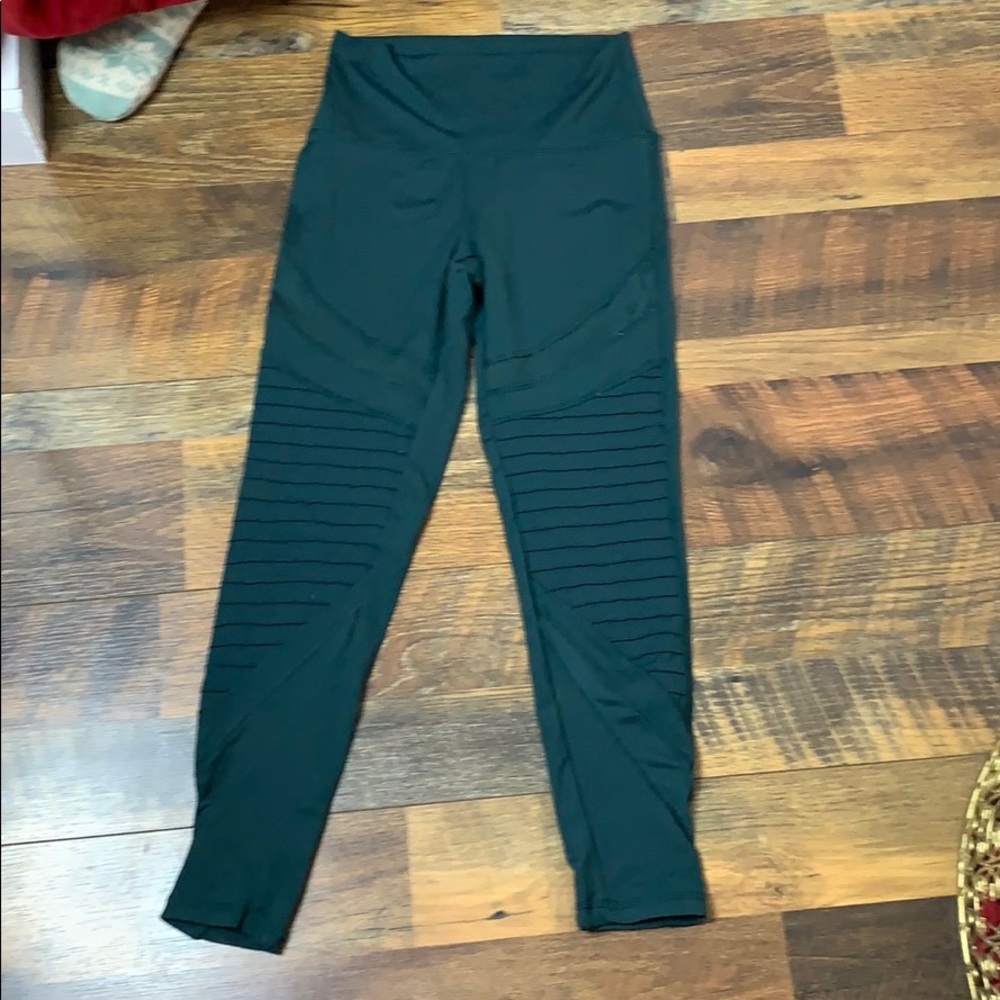 Soft and comfortable green leggings